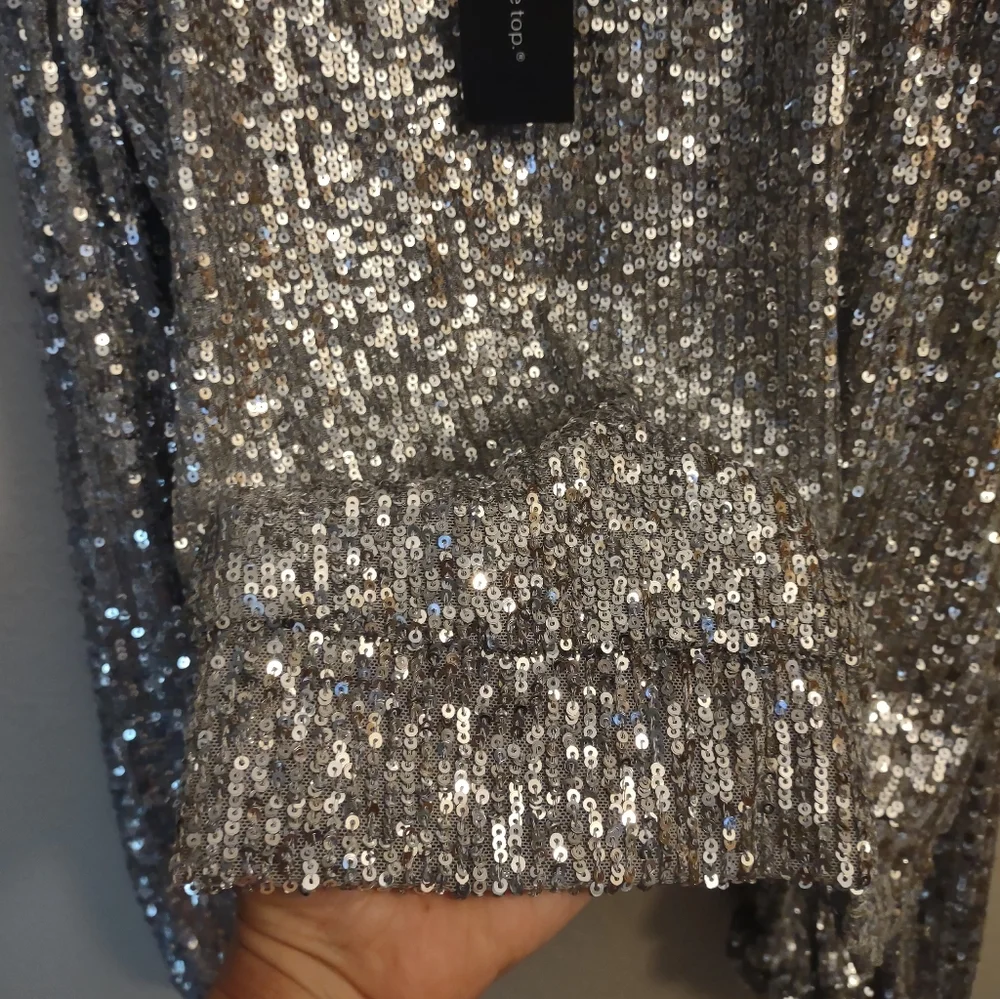 New Cable & Gauge Party Holiday Silver Sequin Cold Shoulder Blouse L - Picture 10 of 13